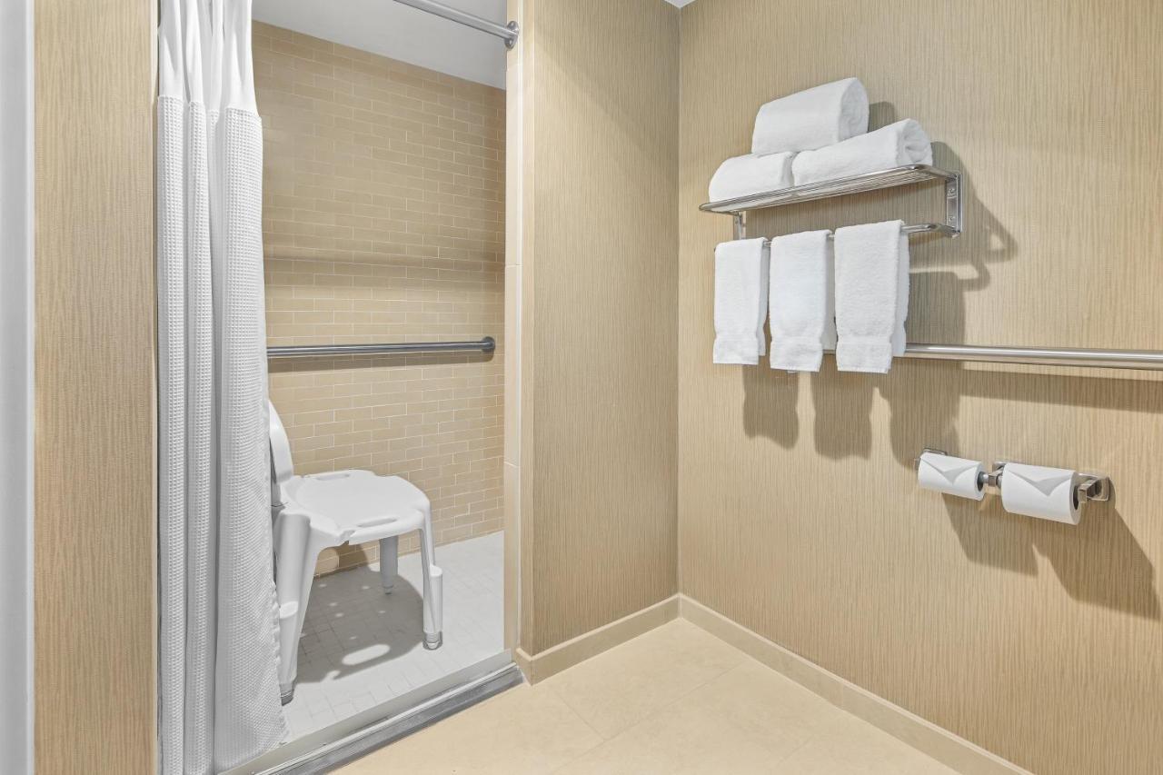 Crowne Plaza Greenville By Ihg Exterior photo