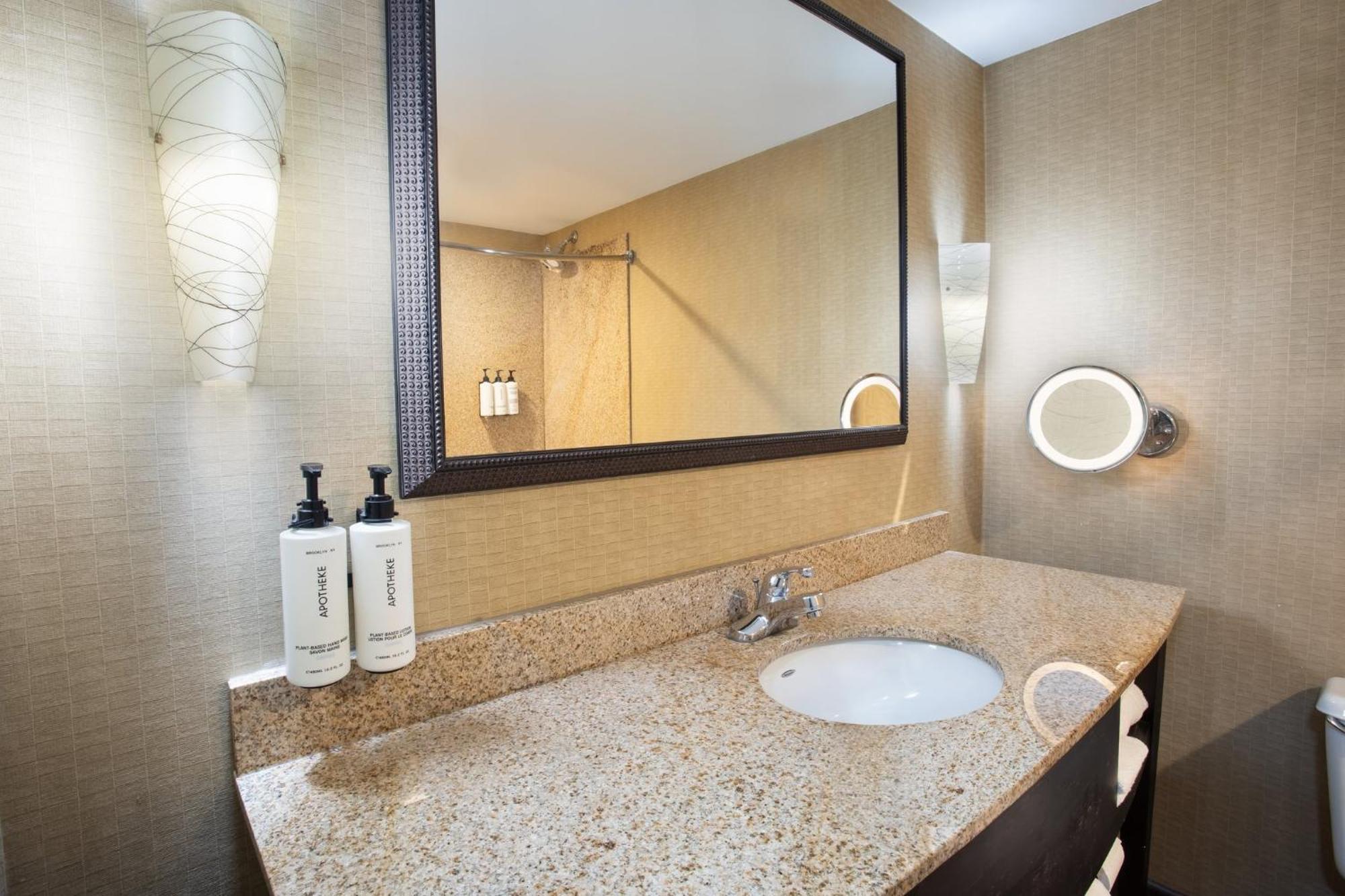 Crowne Plaza Greenville By Ihg Exterior photo