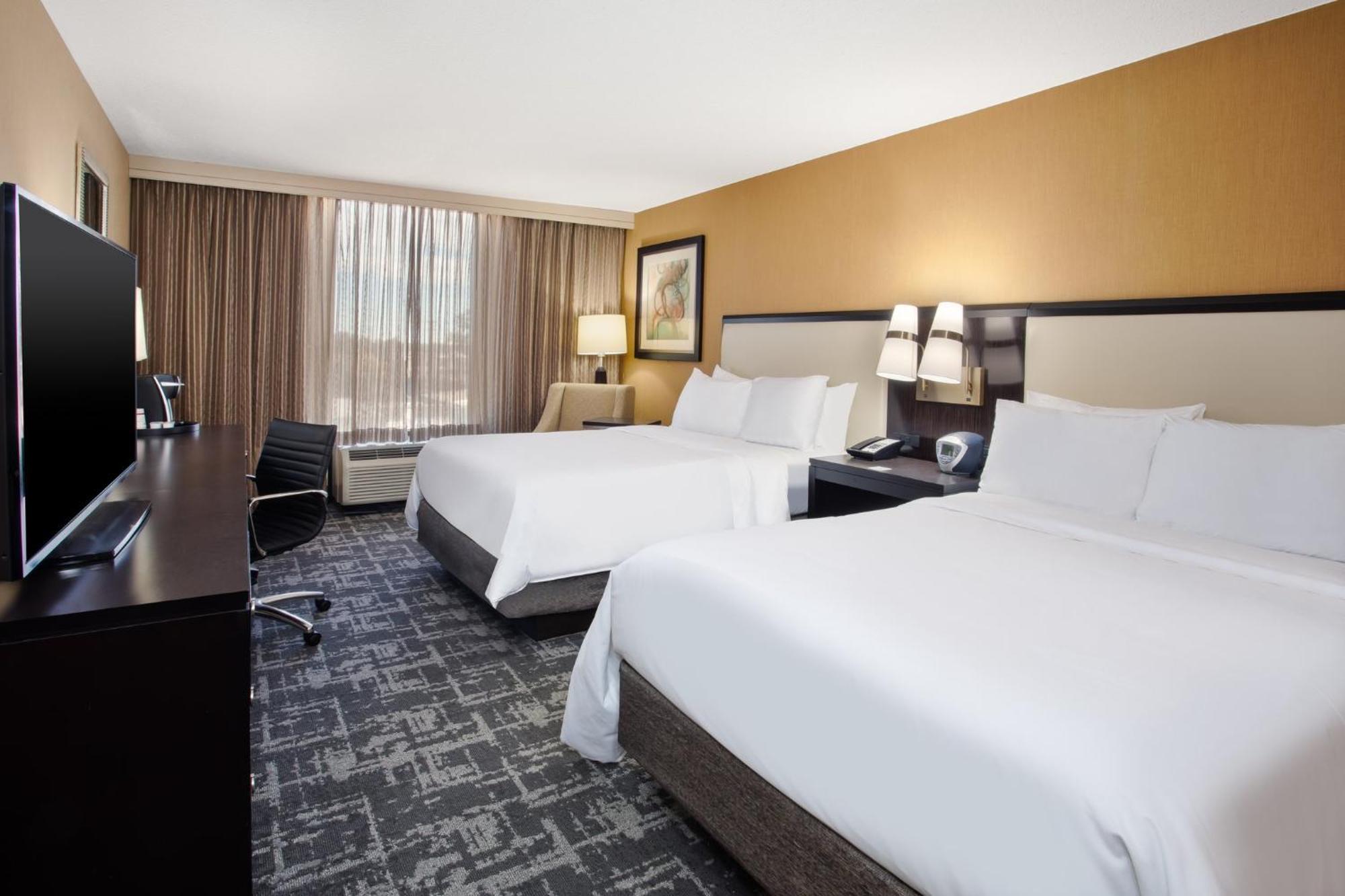 Crowne Plaza Greenville By Ihg Exterior photo
